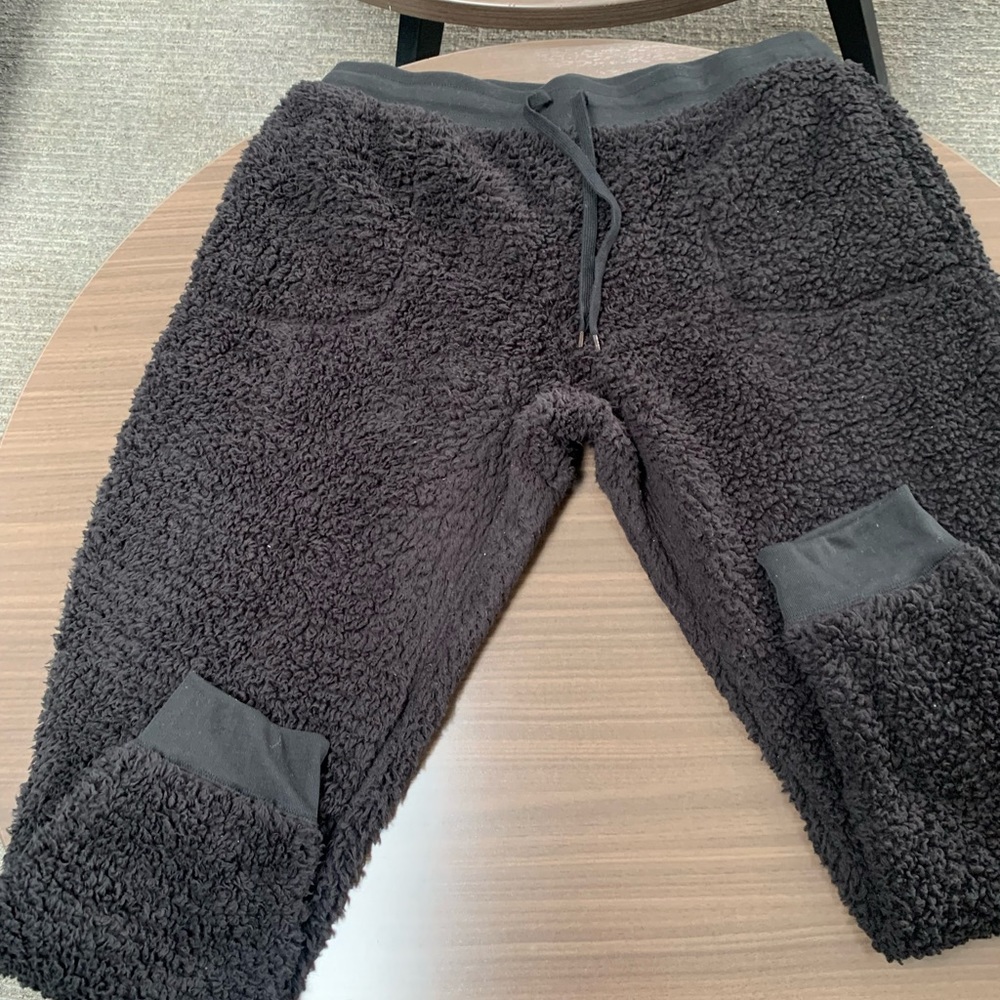 Black lounge sweats